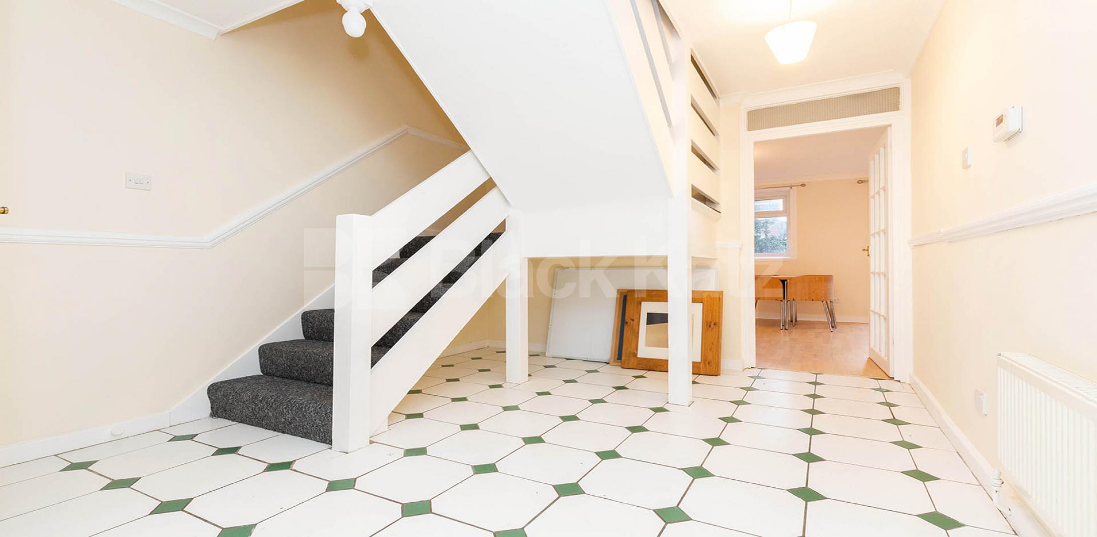 			4 Bedroom, 1 bath, 1 reception Apartment			 Parnell Road , Bow E3